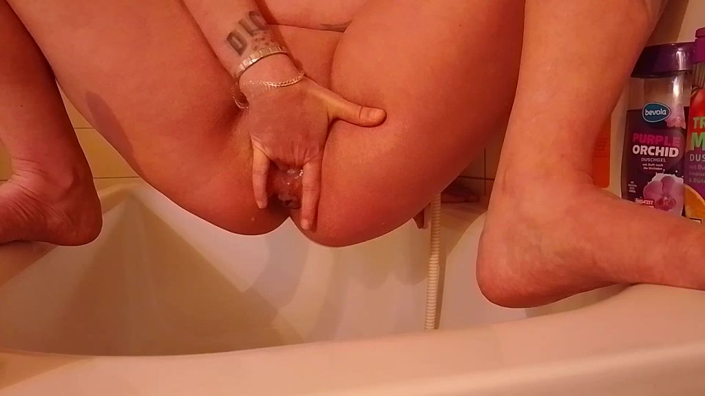 Vorschaubild 8 zum Video „Sektdusche für Dich“