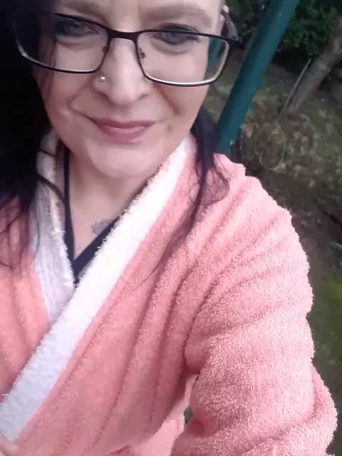 Vorschaubild zum Video „Frühling wo bist du“ von Crazy Lara