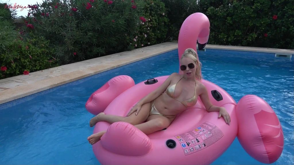 sexy foto nr. 1 von Wixx für deine WETLOOK-Bikini-Göttin!!