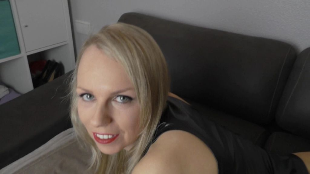 sexy foto nr. 2 von Geile Wetlookbitch zum Squirten gebracht !!! (Achtung Laut)