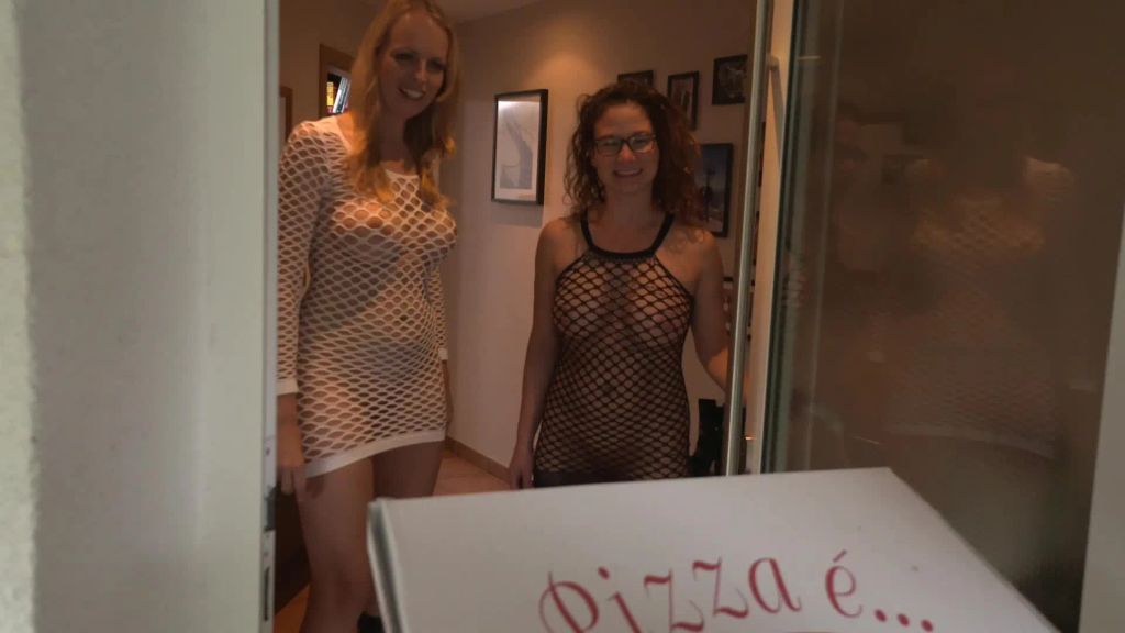 Pizzafickdienst. Bumsparty für 2 gierige Stiefelschlampen!