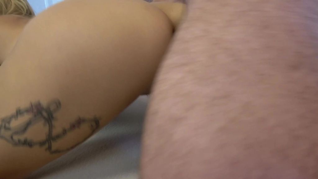 sexy foto nr. 9 von Ausgenutz!!Das kann mein StiefBRUDER doch nicht machen!