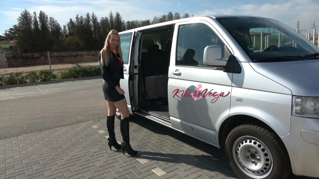 sexy foto nr. 1 von Ist das Erlaubt? Direkt auf der Autobahn?