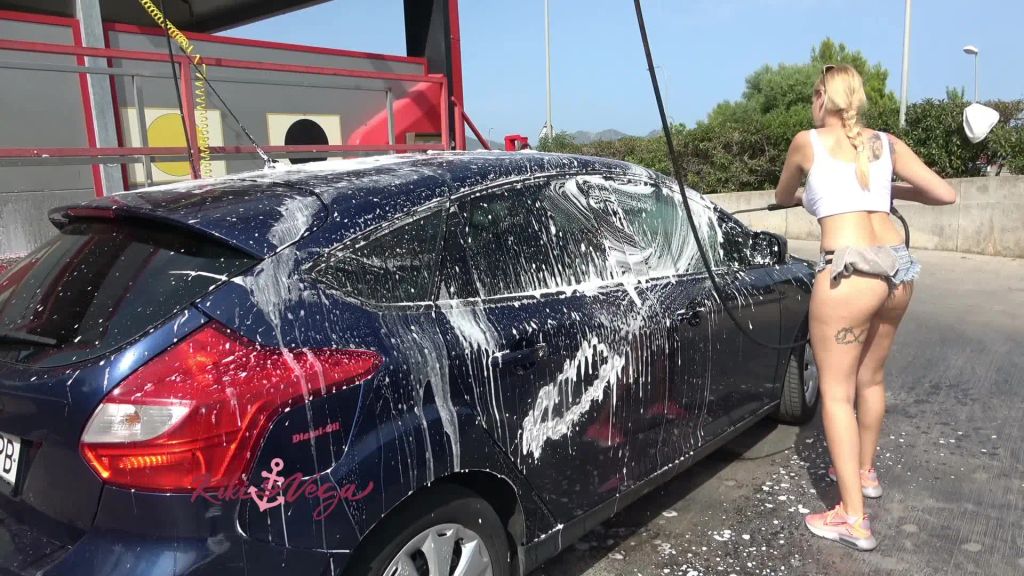 sexy foto nr. 1 von Carwash-USERDATE!! Tom spiesst mich mit XXL-Prügel auf!!