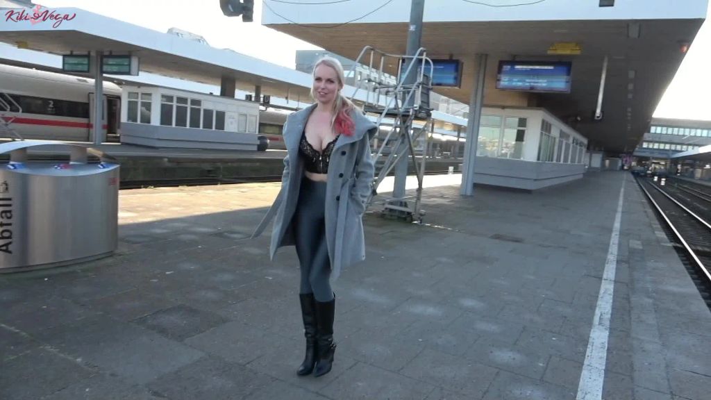 sexy foto nr. 1 von Bahnhofsdate hämmert STIEFEL-SCHLAMPE AO im Hotel durch!