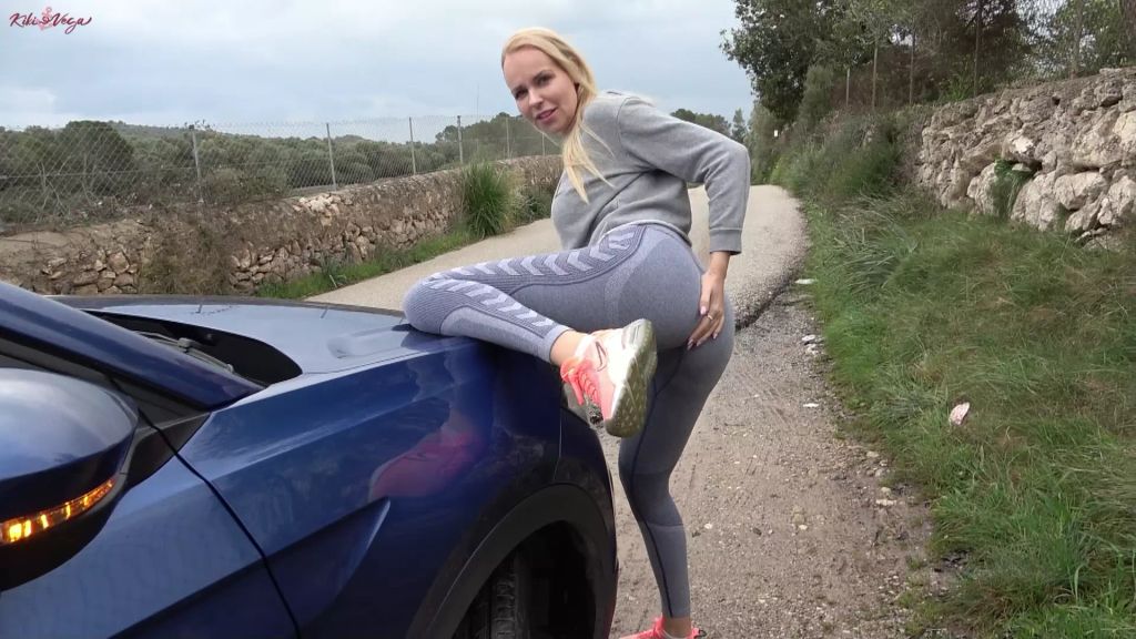 sexy foto nr. 3 von Leggings-PISS an der Bundesstrasse!!!