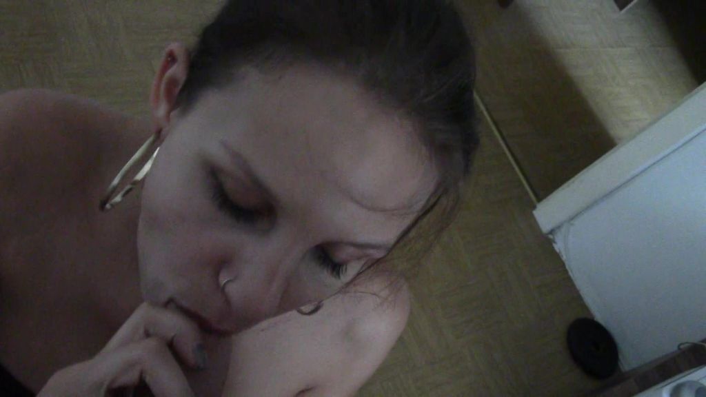 Vorschaubild 3 zum Video „ANAL Creampie - am Telefon SEINE Verlobte!“