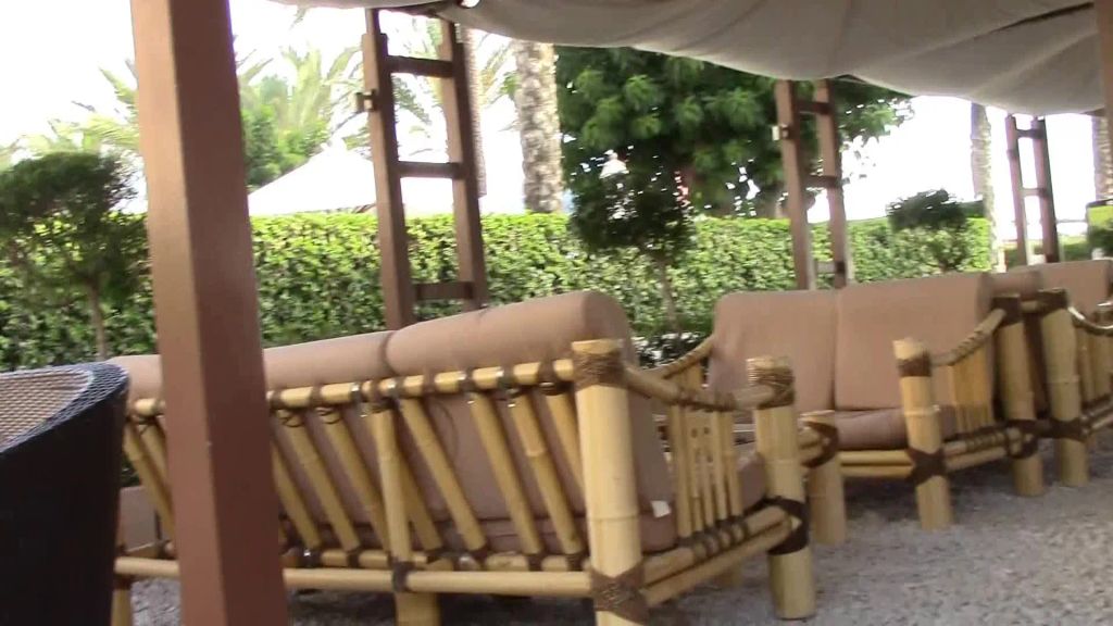 Vorschaubild 8 zum Video „Mitten im Strandcafe..“