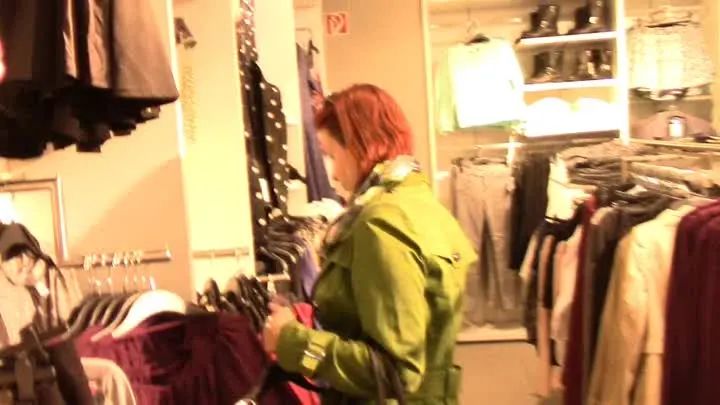 Vorschaubild 1 zum Video „Umkleide - Fick.. Hättest du dich getraut?“