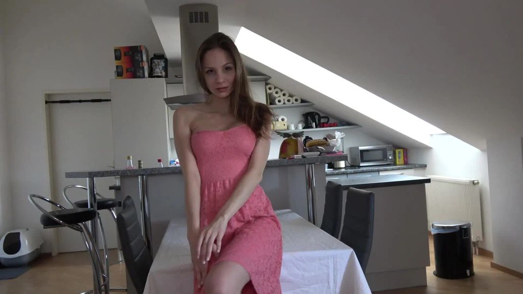 Vorschaubild zum Video „Creampiesüchtig? Bitte fick mich!“ von Mary Wet