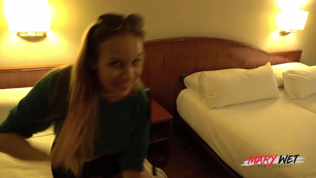 Vorschaubild 2 zum Video „OMG! Mit Wildfremden in Barcelona gevögelt!“