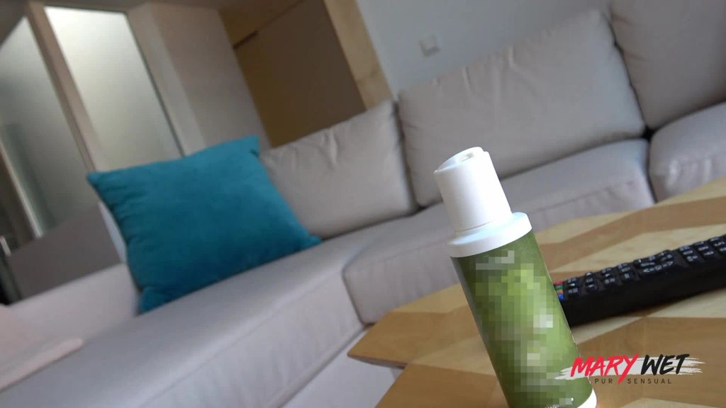 Vorschaubild 2 zum Video „Postler squirts everything into my bumhole!“