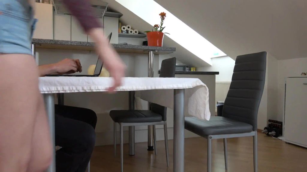 Vorschaubild 1 zum Video „Vom Stiefdaddy für ShoppingGeld durchgefickt!“