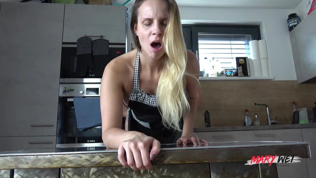 Vorschaubild 9 zum Video „Die perfekte Hausfrau gevögelt & vollgespritzt!“
