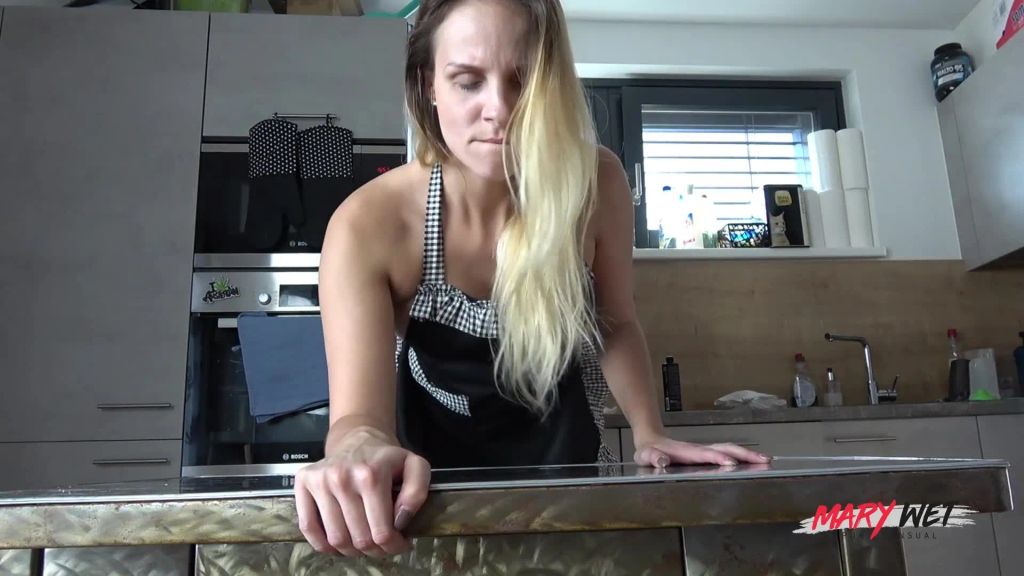 Vorschaubild 10 zum Video „Die perfekte Hausfrau gevögelt & vollgespritzt!“