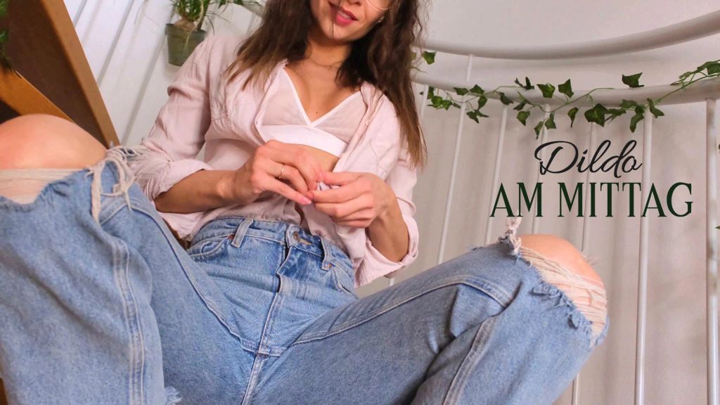 Vorschaubild zum Video „Dildo am Mittag!“ von Mary Wet