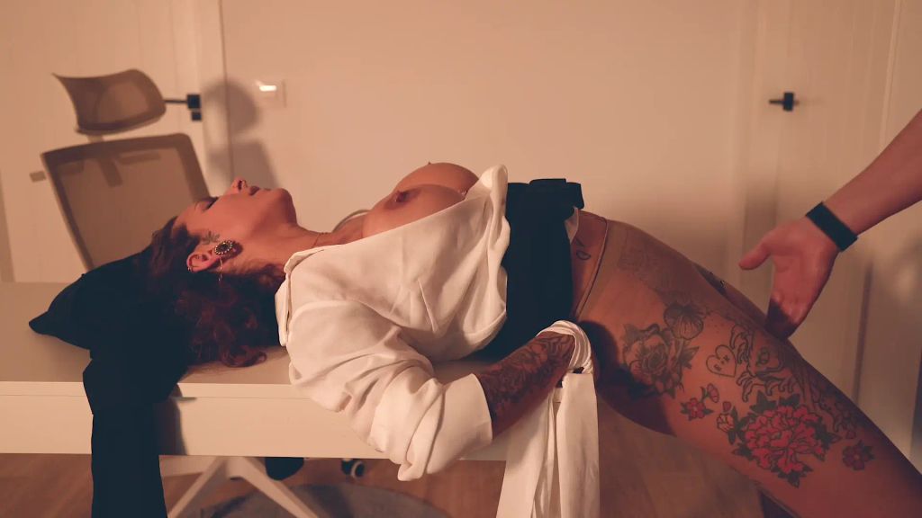 sexy foto nr. 6 von Gefickt! Vom Chef beim Phantasieren erwischt! Ooppsii