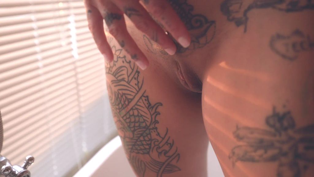 sexy foto nr. 2 von SUNSET CUMSHOT!  Dein Schwanz in meinem Mund!