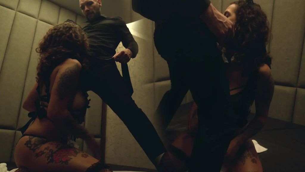 sexy foto nr. 4 von Hausmädchen im Spielzimmer erwischt: Mundring & Facial