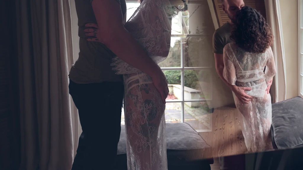 sexy foto nr. 1 von Geiler CREAMPIE direkt vorm FENSTER!