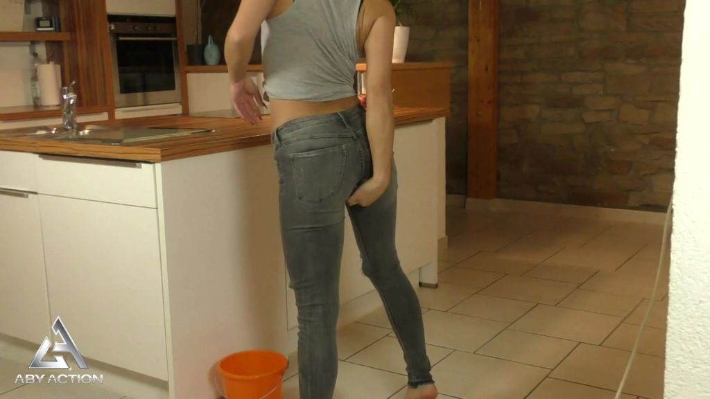sexy foto nr. 2 von Jeansfick in der Küche