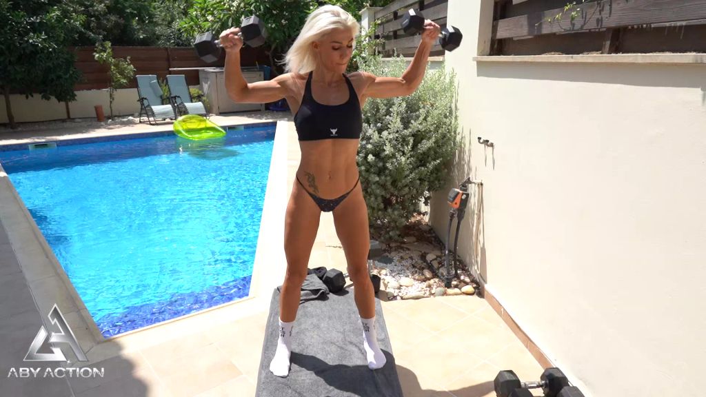 sexy foto nr. 4 von Naked Muscle Flex! ..versautes Sport Workout