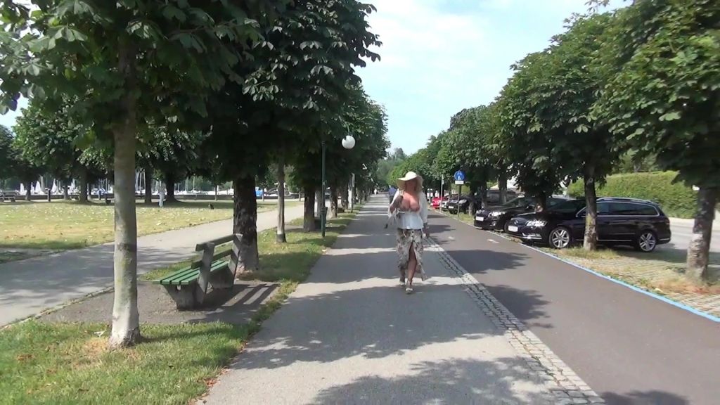 sexy foto nr. 2 von TITTEN RAUS ! ES IST SOMMER !