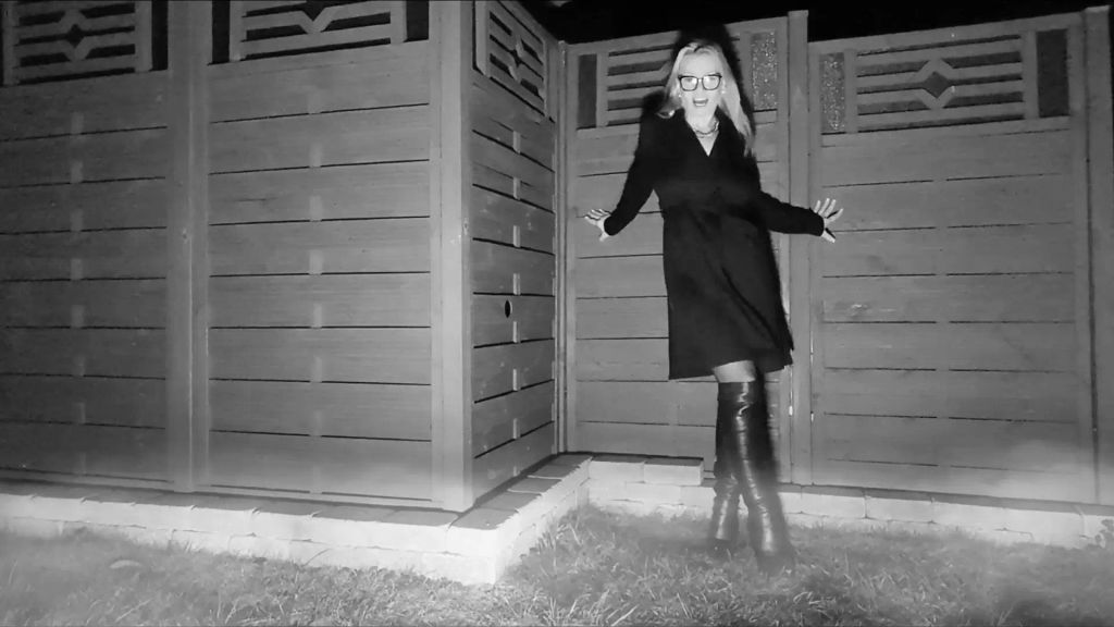 sexy foto nr. 1 von Glory Hole „Full Moon Vamp“ Spermaraub
