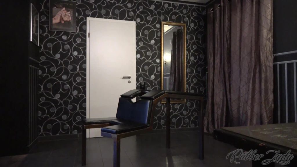 Vorschaubild zum Video „Slut Candy auf der Fickbank“ von Rubber Lady