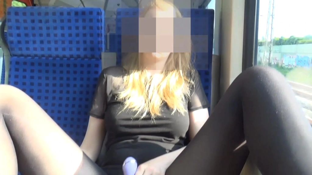 sexy foto nr. 9 von Public in der Doppel-Freistunde Mastubiert