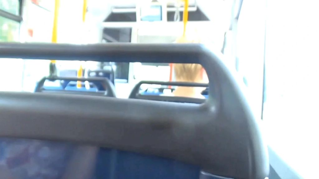 sexy foto nr. 5 von Megakrank!!!Public Handjob im Linienbus+XXL Cumshot*