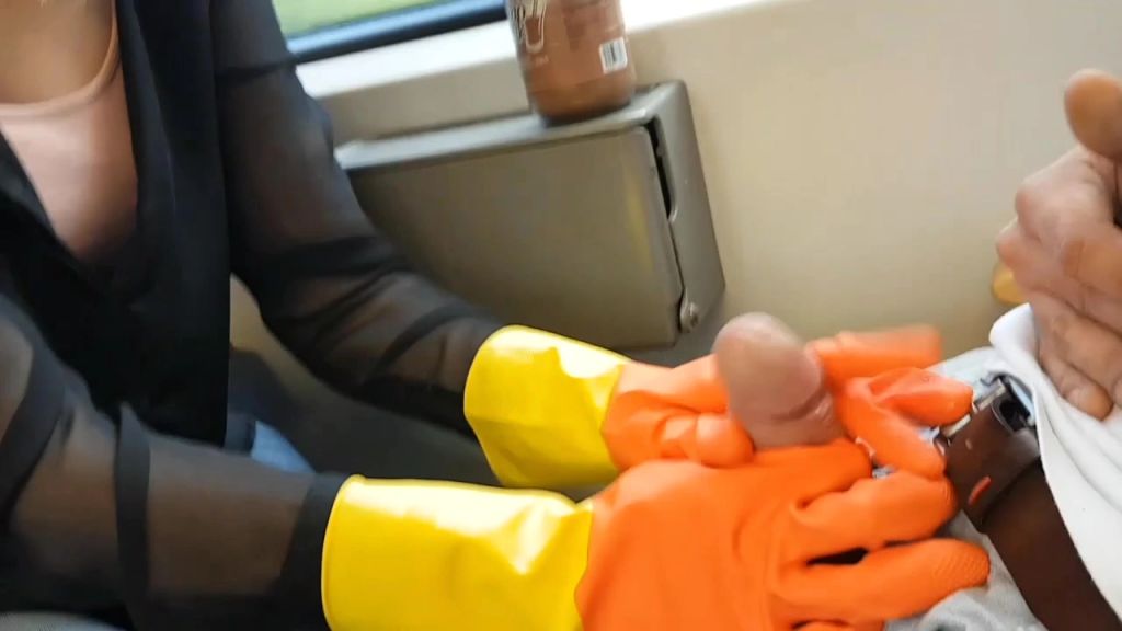 sexy foto nr. 7 von Schnellspritzer!!! Fahrgast wichst ab*
