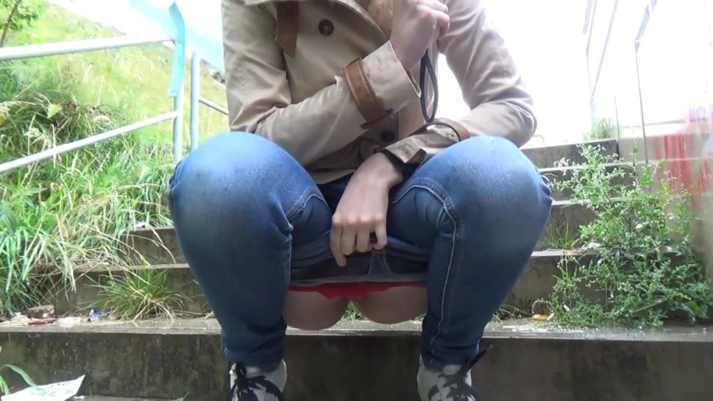 sexy foto nr. 7 von Einfach auf den Gehweg gepisst LoL