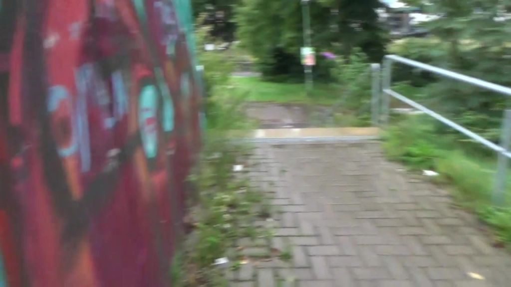 sexy foto nr. 9 von Einfach auf den Gehweg gepisst LoL