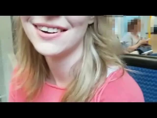 sexy foto nr. 1 von Megakrank!!!Public Handjob in der Straßenbahn+XXL Cumshot*