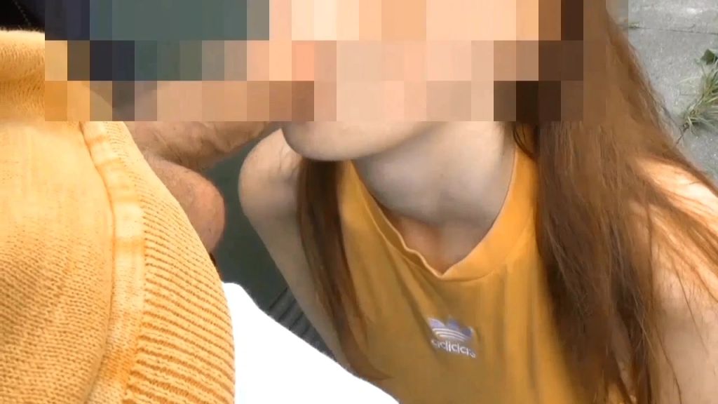 sexy foto nr. 3 von PUBLIC Blowjob**