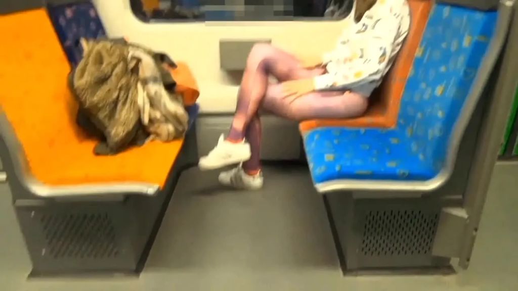 Megakrank!!! Vor der Uni*Creampie-Quicky in der S-Bahn