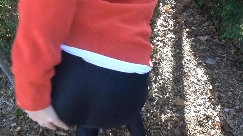 sexy foto nr. 10 von Neben Autowerkstatt gepisst LoL :):)