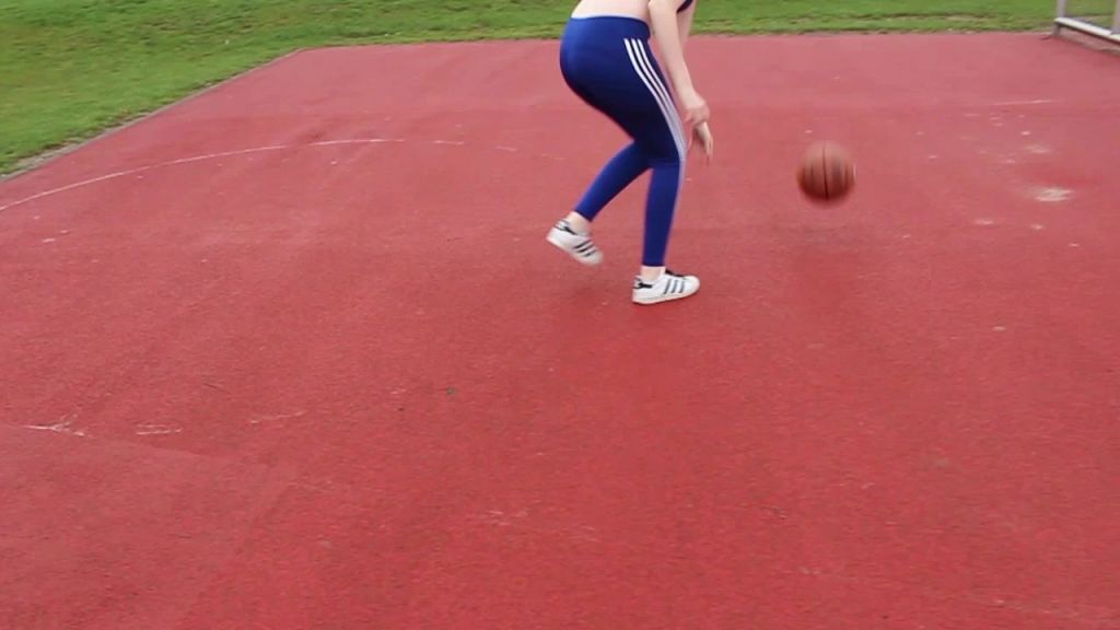 sexy foto nr. 2 von Vom BASKETBALL Platz in die KISTE***