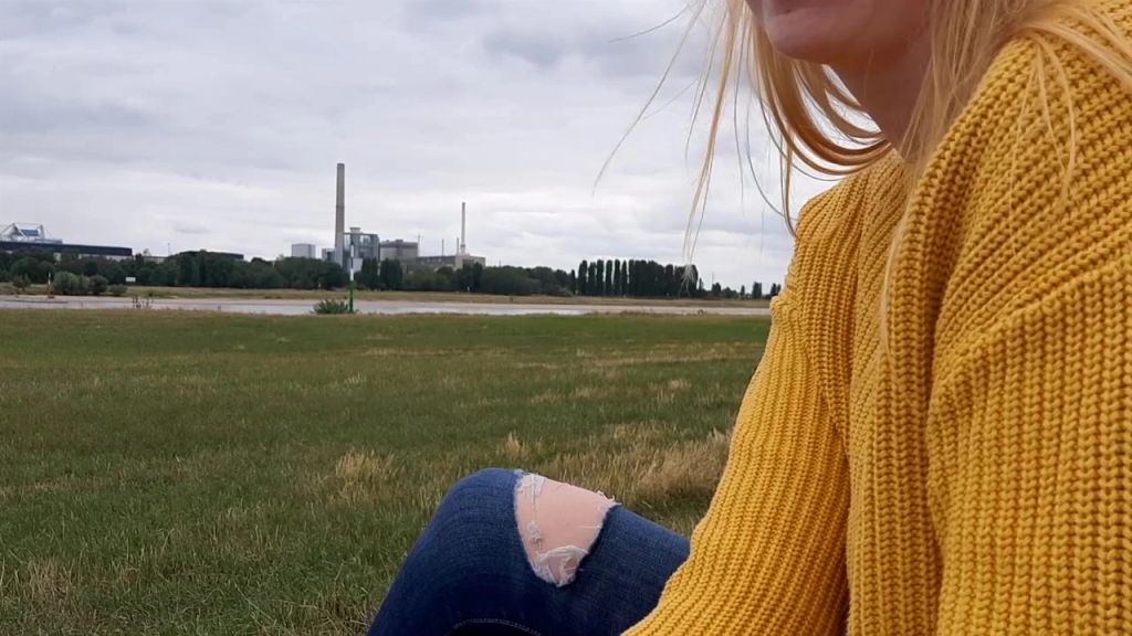 sexy foto nr. 2 von Öffentlicher Handjob am Rhein+XXXL Cumshot