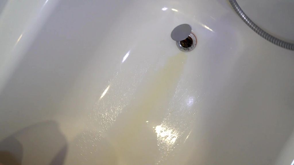 sexy foto nr. 10 von Badewannenpiss, Leckst du mir die Muschie sauber???