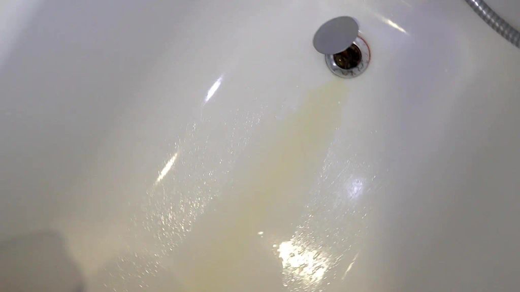 Badewannenpiss, Leckst du mir die Muschie sauber???