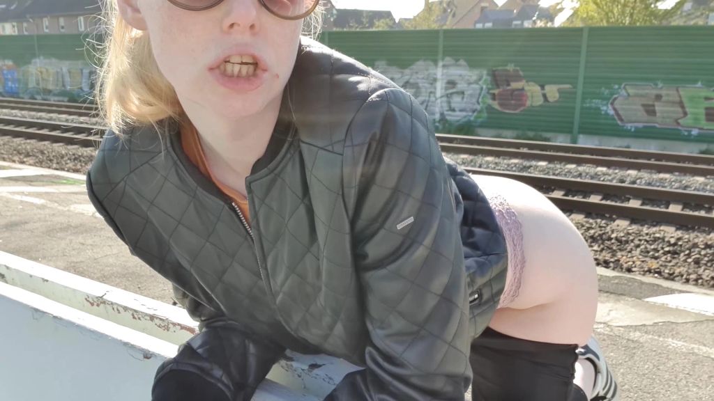 sexy foto nr. 9 von Extrem öffentlicher Dirty Talk*