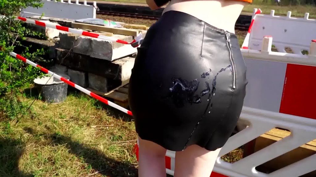 Public Teen-Lederarsch Besamungs Dirtytalk