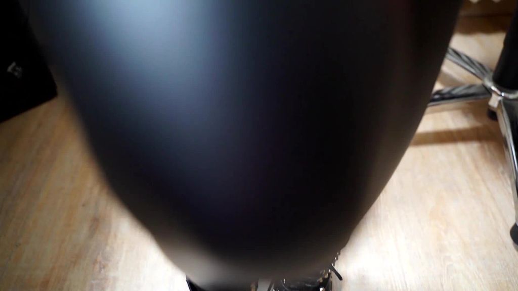 sexy foto nr. 1 von Spritz mir auf die Leder-Cameltoe-Fotze!!!!