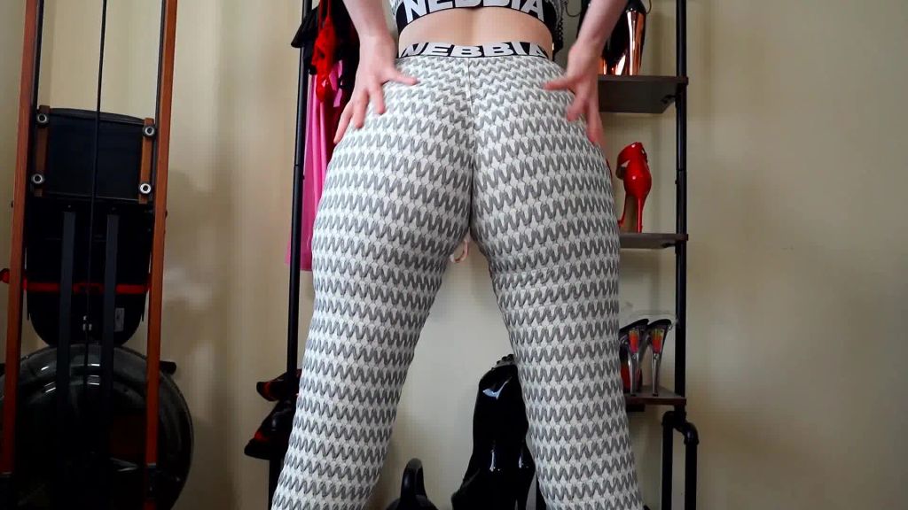 sexy foto nr. 2 von HOMEWORKOUT mit Prallarschstute Lisa