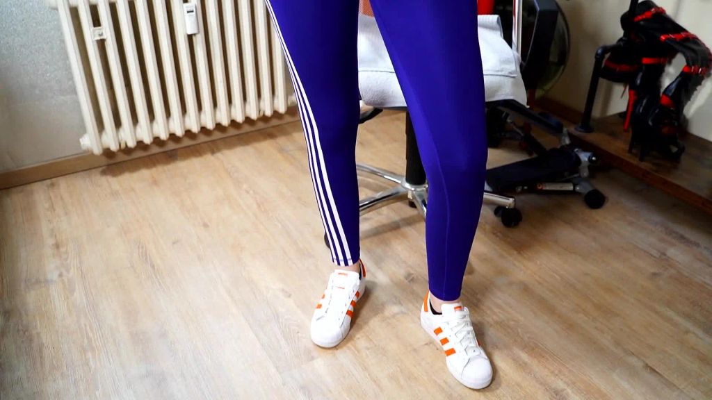 sexy foto nr. 1 von Spritz mir auf meinen Sport-Leggings-Arsch