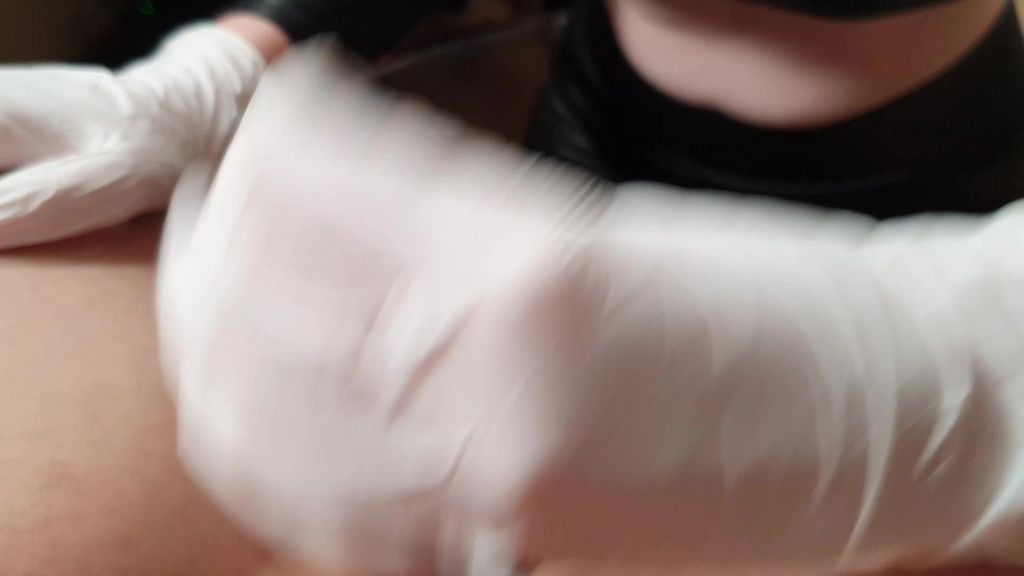 sexy foto nr. 2 von Ölige Latex Handschuh Massage