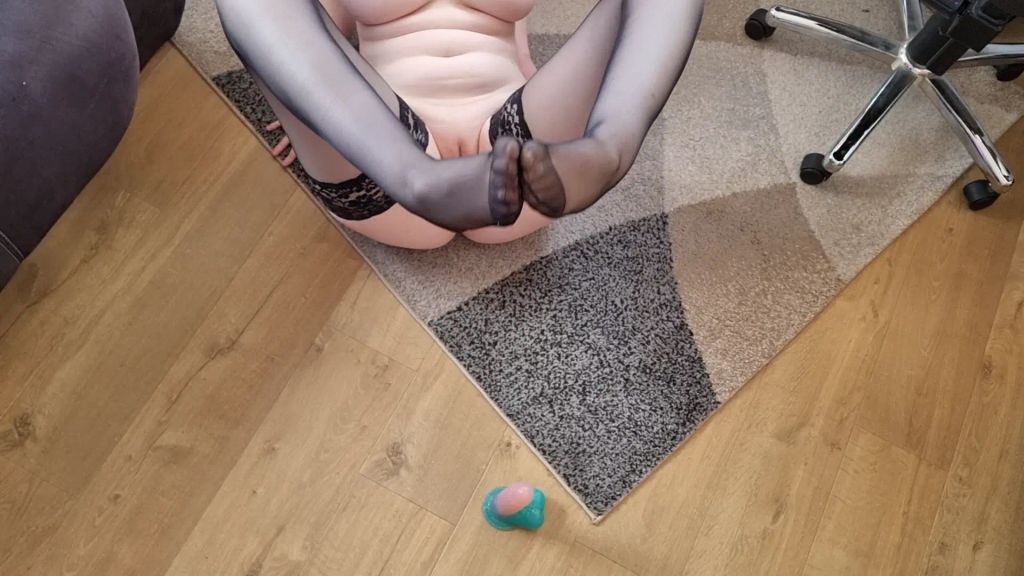 sexy foto nr. 3 von Nylon Footjob Deluxe