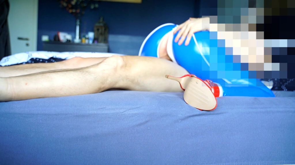 sexy foto nr. 7 von FrEmdFicK miT LaTeX CutOUT